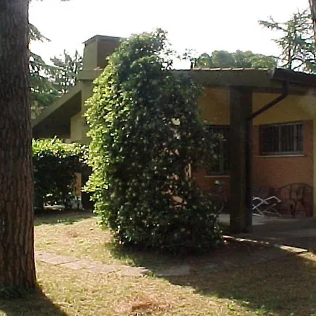 Διαμέρισμα Peaceful With A Beautiful Garden In Lignano